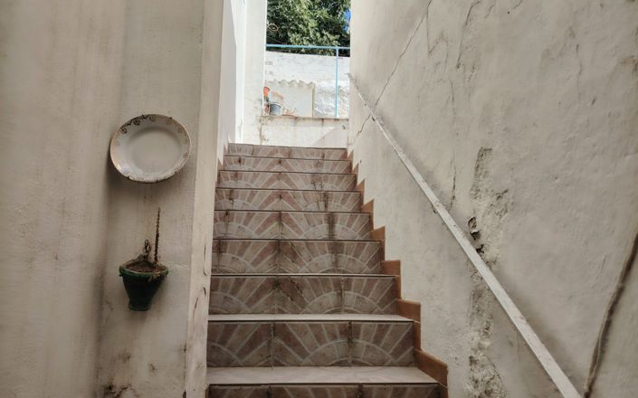 Image No.8-2 Bed House for sale