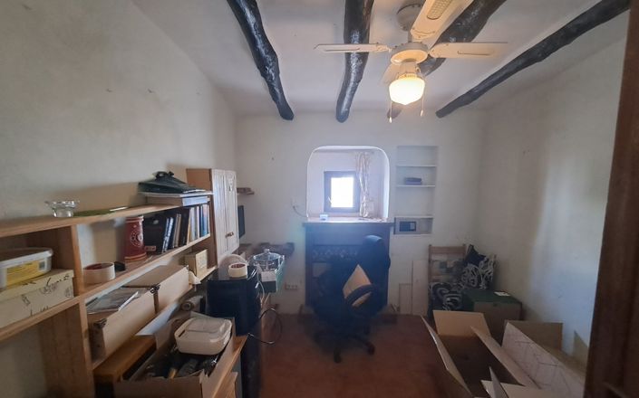 Image No.17-5 Bed House for sale