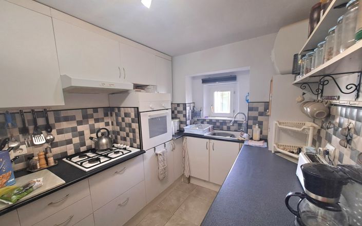 Image No.6-5 Bed House for sale