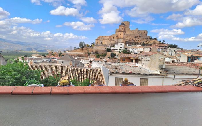 Image No.1-3 Bed House for sale