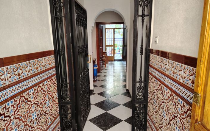 Image No.3-4 Bed House for sale