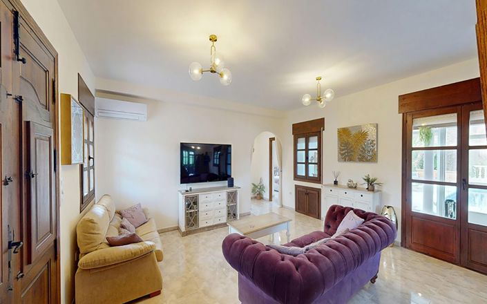 Image No.12-3 Bed House for sale