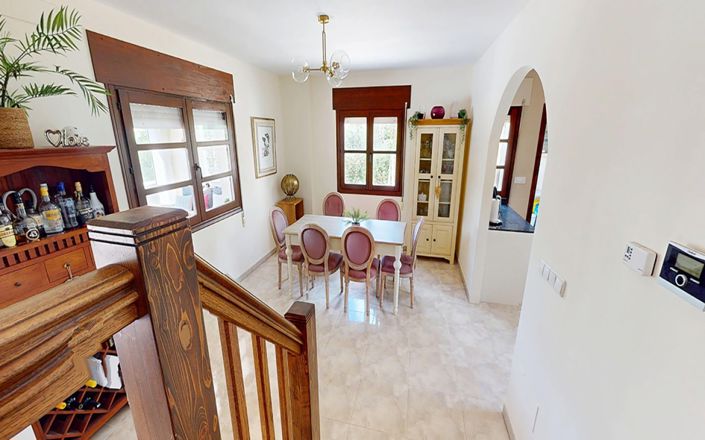 Image No.15-3 Bed House for sale