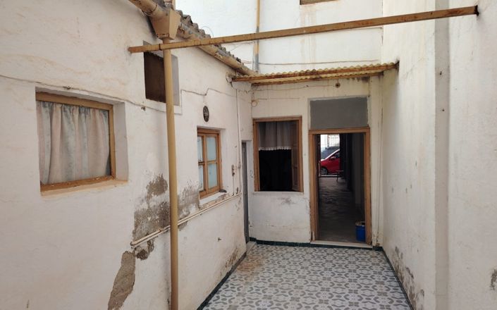 Image No.13-4 Bed House for sale