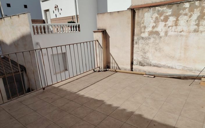 Image No.20-4 Bed House for sale