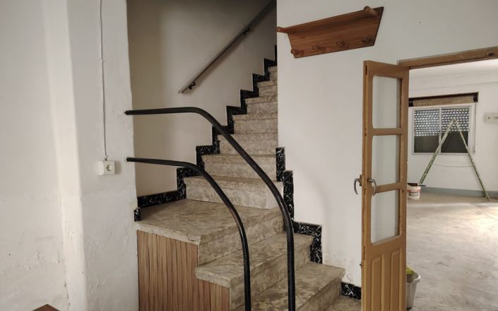 Image No.6-4 Bed House for sale