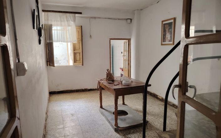 Image No.7-4 Bed House for sale