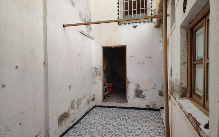 Image No.8-4 Bed House for sale