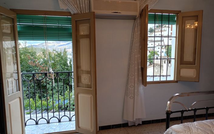 Image No.21-4 Bed House for sale