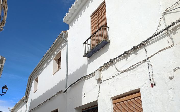 Image No.40-2 Bed House for sale