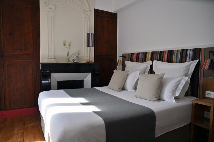 Image No.4-7 Bed Hotel for sale