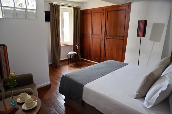 Image No.9-7 Bed Hotel for sale