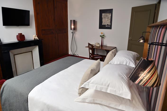 Image No.10-7 Bed Hotel for sale