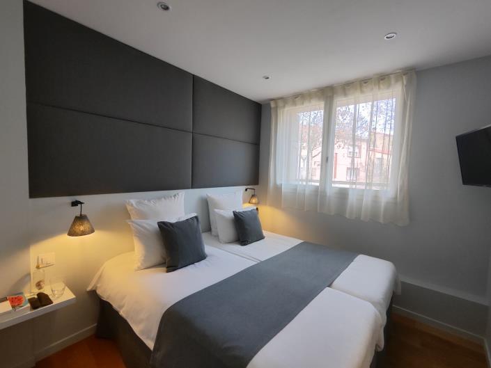 Image No.13-7 Bed Hotel for sale