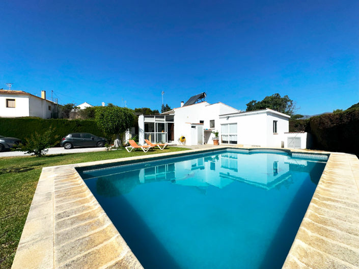 Image No.1-6 Bed House for sale