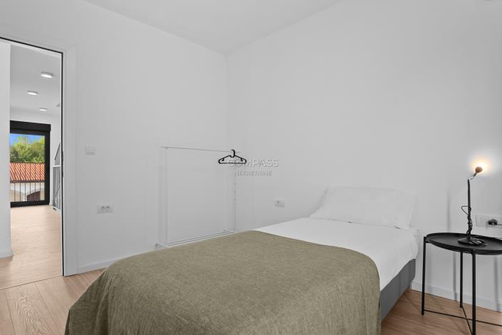 Image No.17-8 Bed Villa for sale