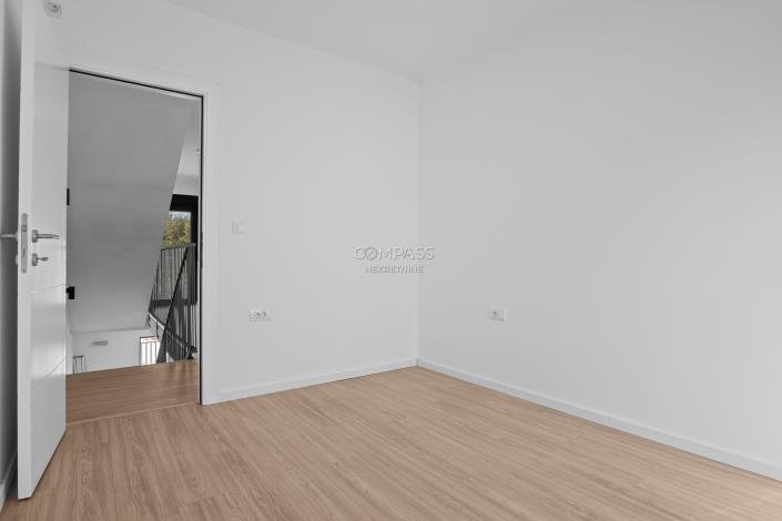 Image No.37-8 Bed Villa for sale