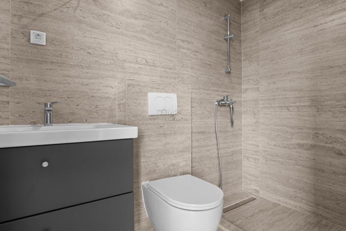 Image No.43-8 Bed Villa for sale