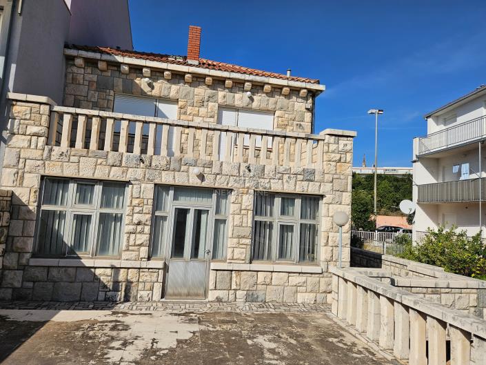 Image No.1-5 Bed House/Villa for sale