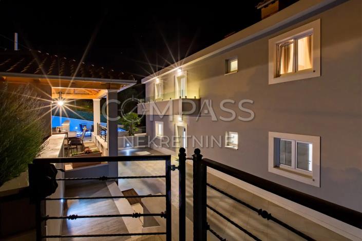 Image No.9-4 Bed Villa for sale