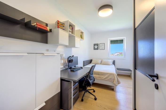 Image No.11-3 Bed Apartment for sale