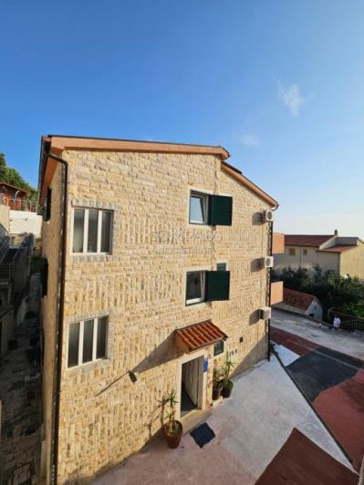 Image No.6-9 Bed House/Villa for sale