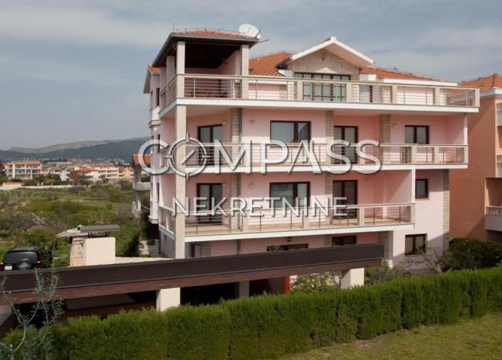 Image No.1-17 Bed House/Villa for sale