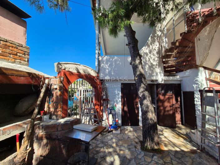 Image No.21-8 Bed Country Property for sale