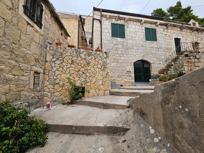 Image No.3-3 Bed House for sale