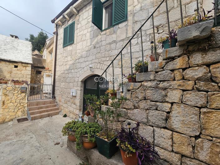 Image No.32-3 Bed House for sale