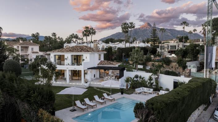 Image No.1-5 Bed House/Villa for sale