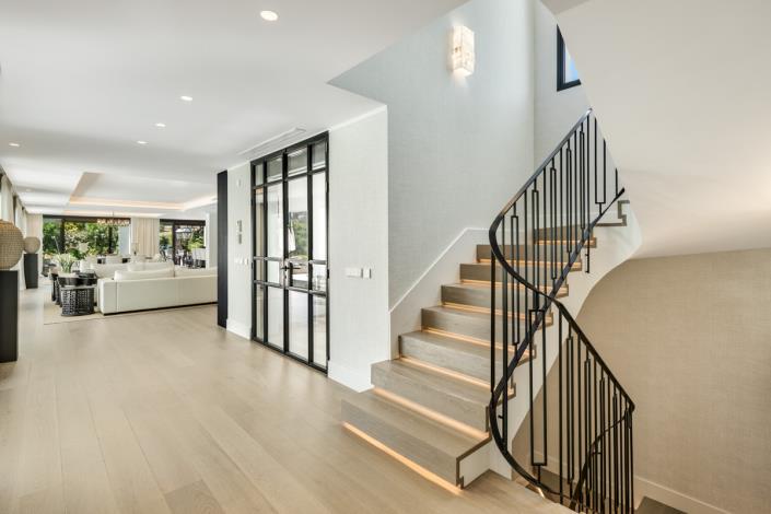 Image No.8-5 Bed Villa for sale