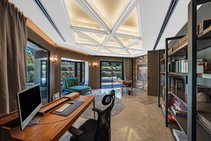 Image No.16-10 Bed Villa for sale