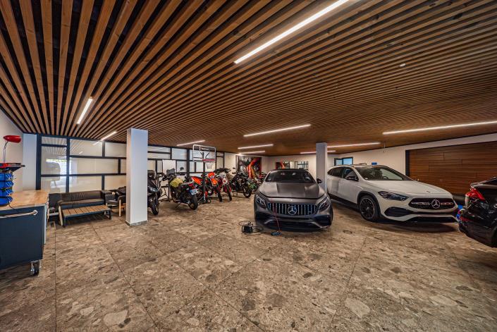 Image No.59-10 Bed Villa for sale