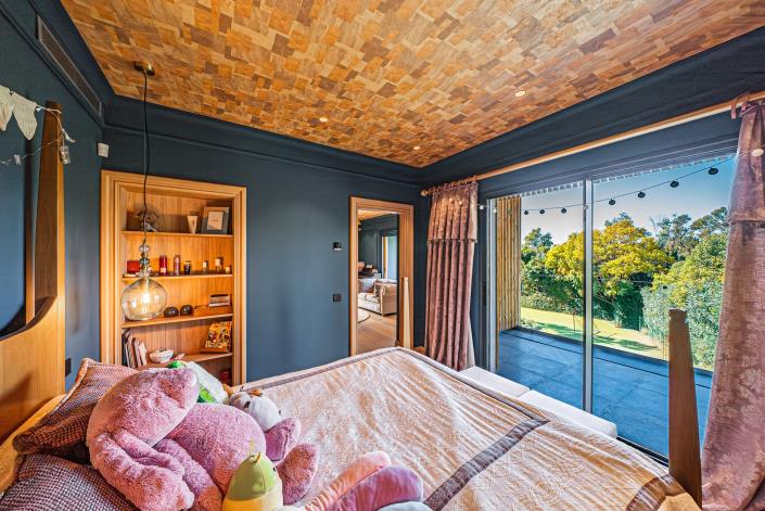 Image No.32-10 Bed Villa for sale