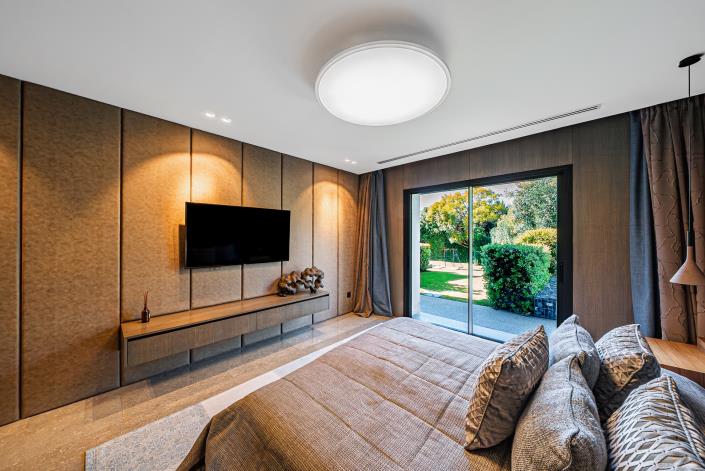 Image No.40-10 Bed Villa for sale