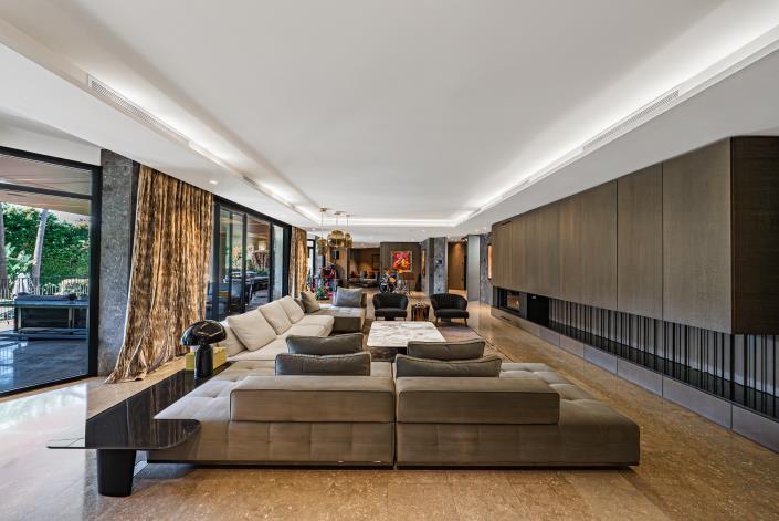 Image No.44-10 Bed Villa for sale