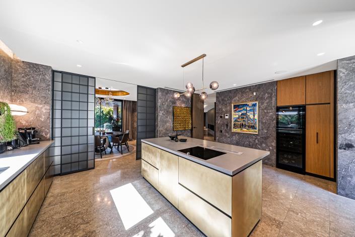 Image No.47-10 Bed Villa for sale