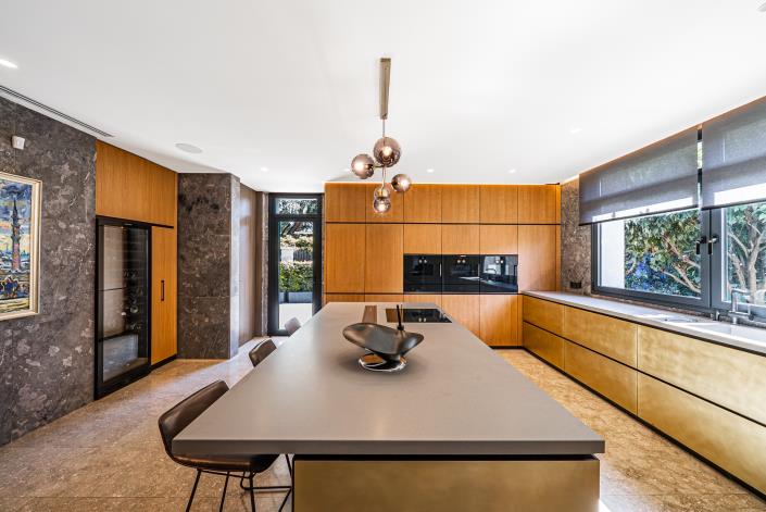 Image No.48-10 Bed Villa for sale