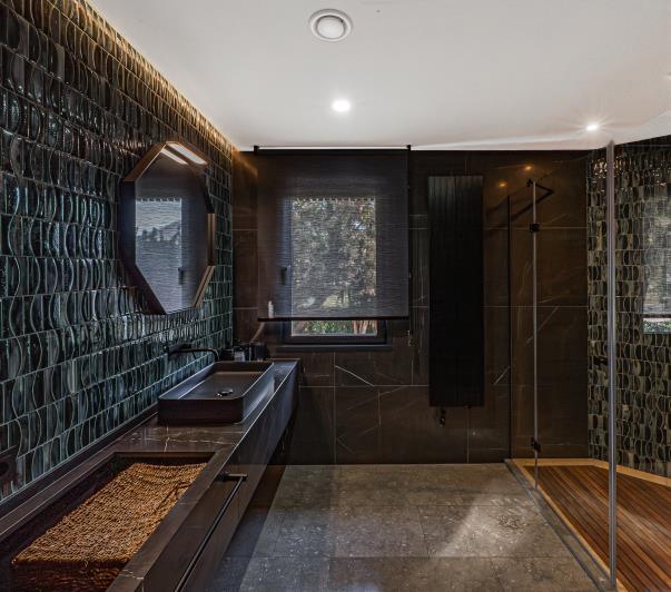 Image No.51-10 Bed Villa for sale