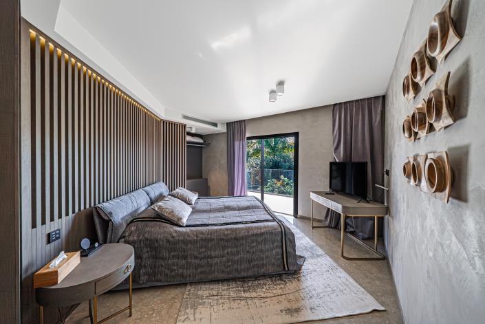 Image No.52-10 Bed Villa for sale