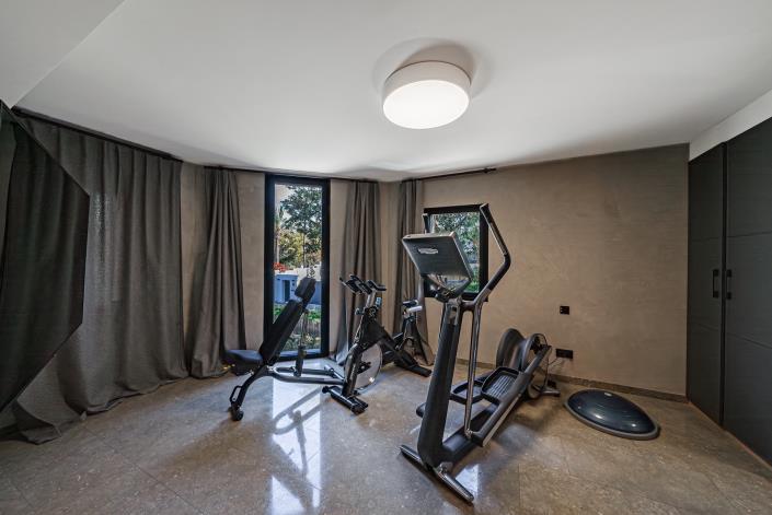 Image No.58-10 Bed Villa for sale