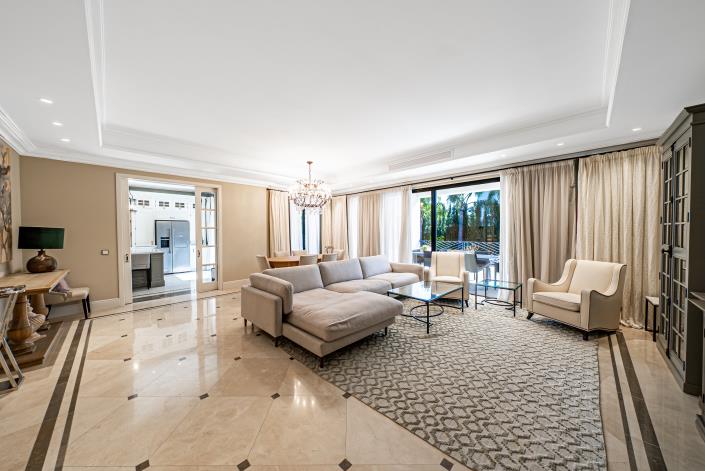 Image No.4-6 Bed Villa for sale