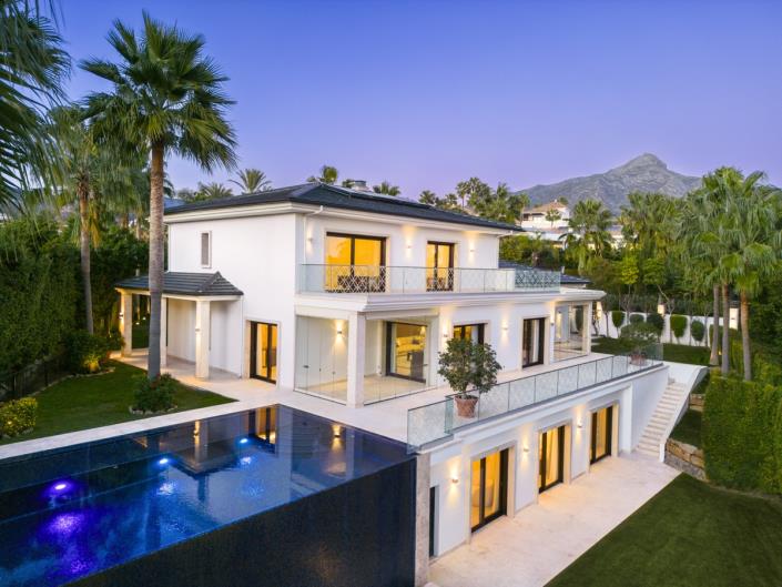 Image No.1-6 Bed Villa for sale