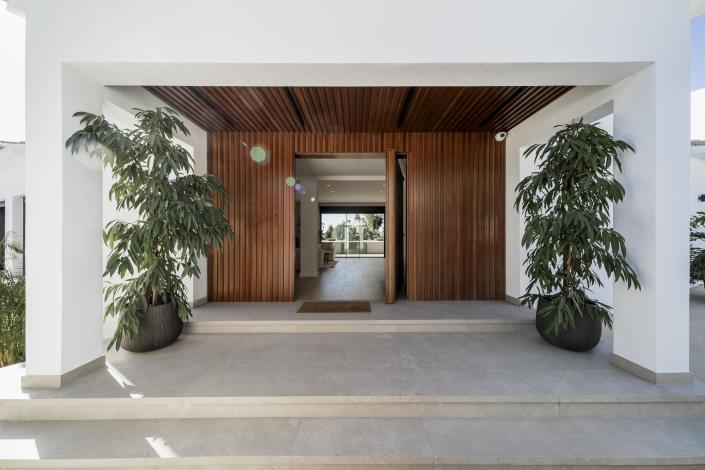 Image No.2-5 Bed Villa for sale