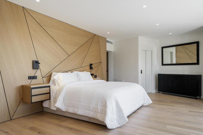 Image No.12-5 Bed Villa for sale