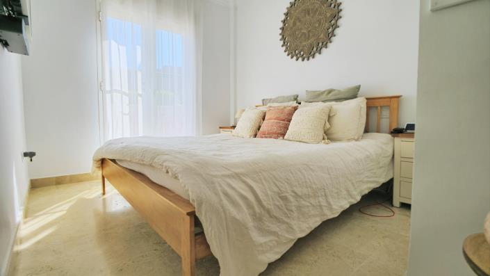 Image No.10-3 Bed Apartment for sale