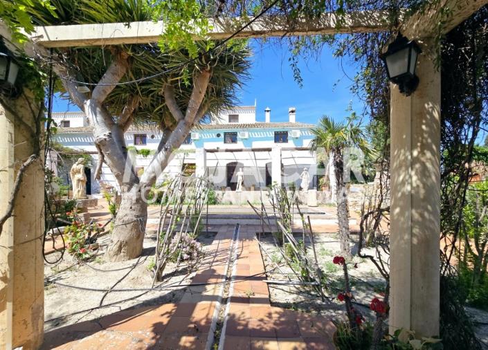Image No.1-10 Bed House/Villa for sale