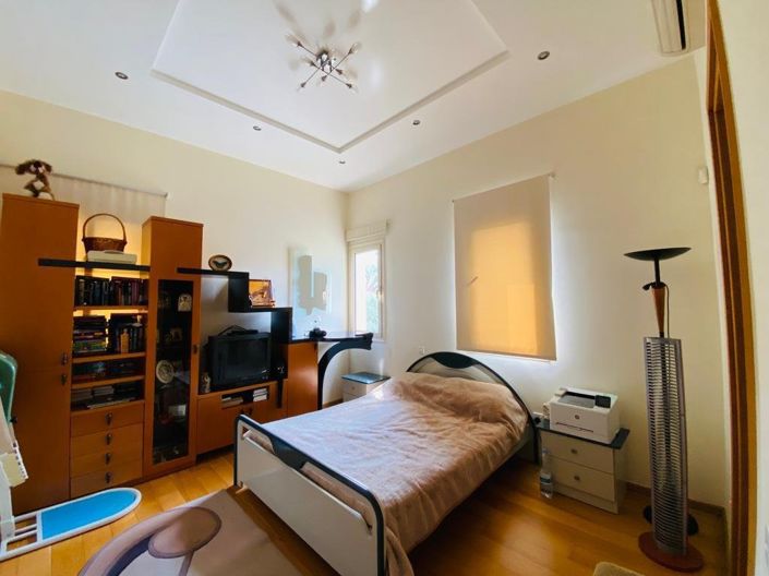 Image No.11-5 Bed House for sale