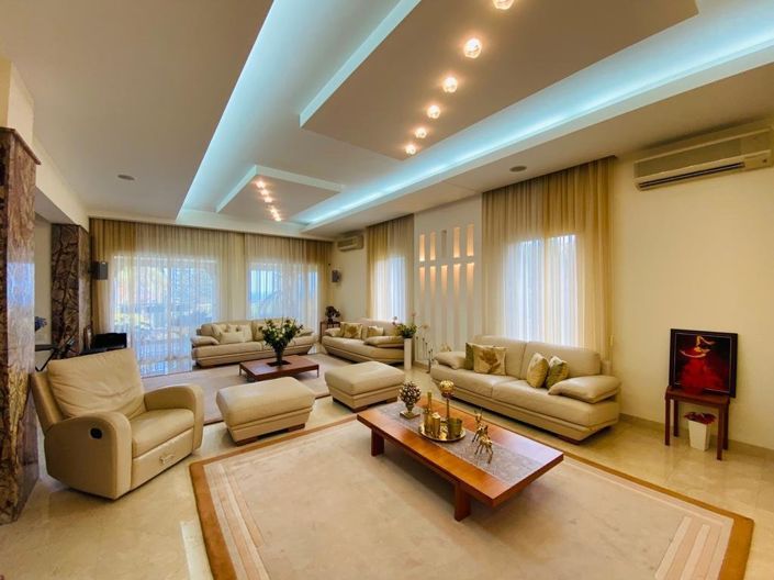 Image No.3-5 Bed House for sale